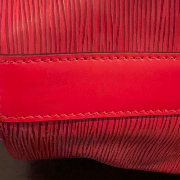 🏆LOUIS VUITTON Epi Bucket Bag Sac D’epaule with Pochette Castilian Red - Picture 7 of 13